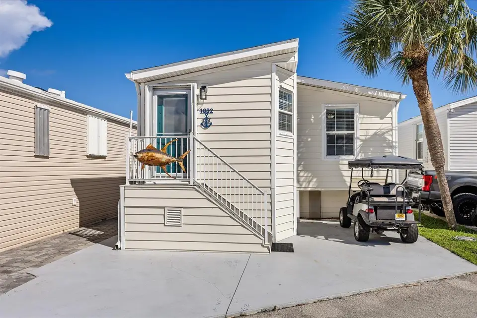 1092 NETTLES Boulevard, Jensen Beach, FL 34957
