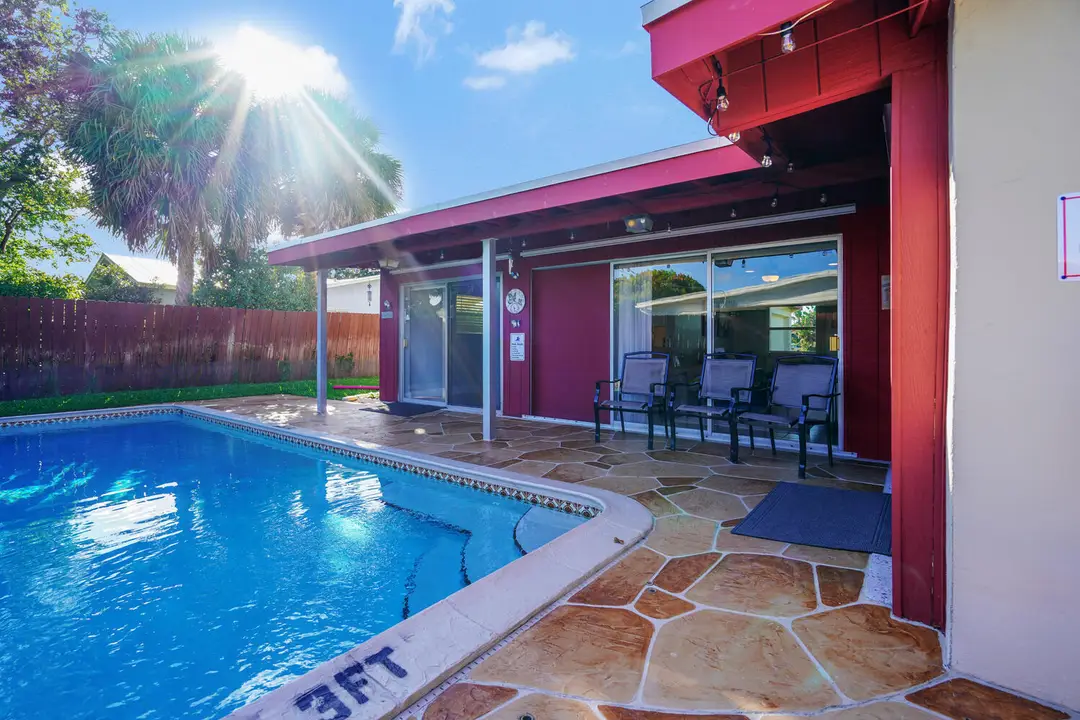 416 Lighthouse Drive North-large-036-036