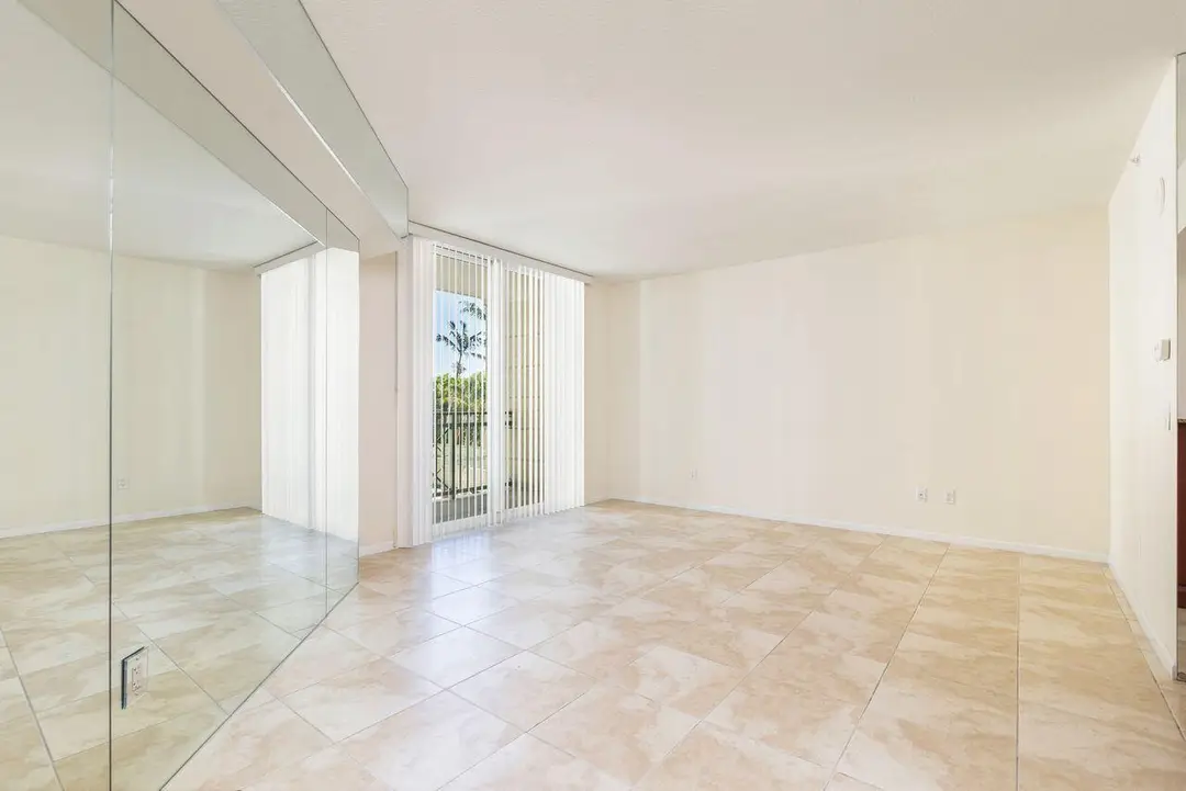 403 S Sapodilla Avenue 203, West Palm Beach, FL 33401