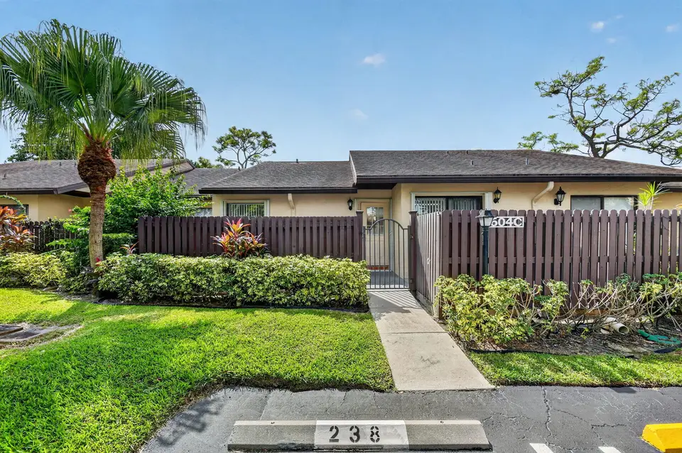 604 SEA PINE Way C, Greenacres, FL 33415