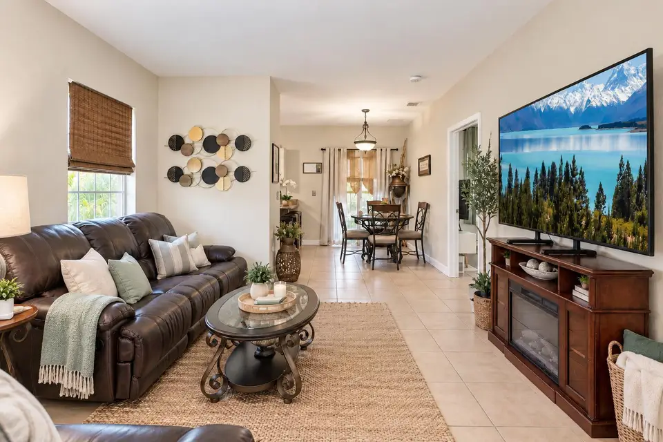 2711 NE 4 Street 101, Homestead, FL 33033