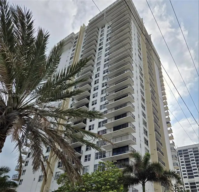 2201 S Ocean Drive, Hollywood, FL 33019