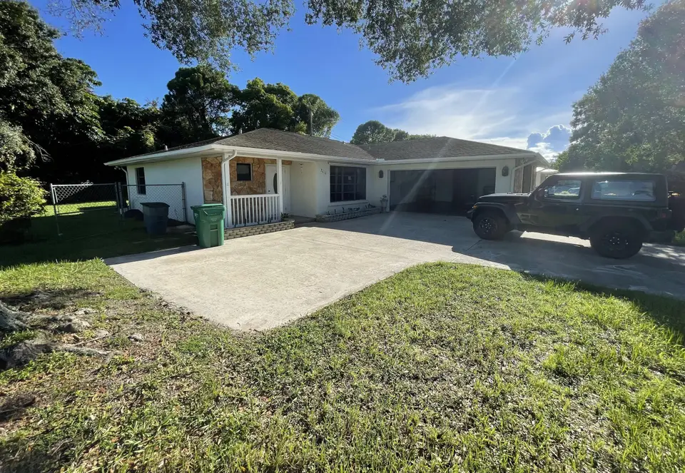 2616 Newport Drive, Fort Pierce, FL 34982