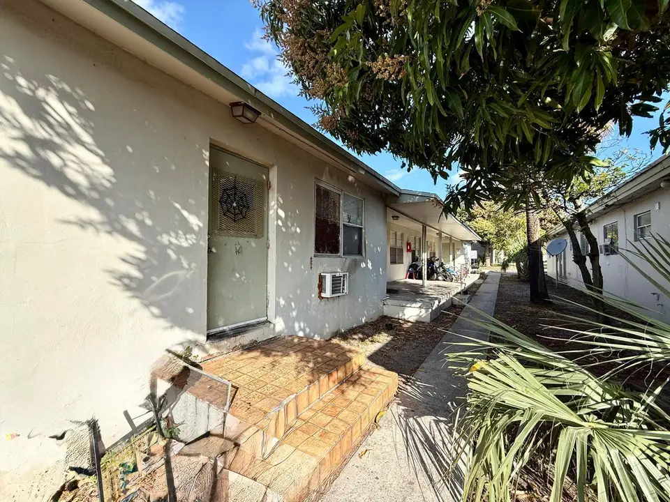 817 2nd Street 4, West Palm Beach, FL 33401