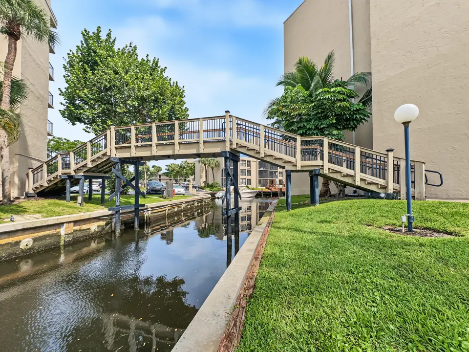 12 ROYAL PALM Way 2050, Boca Raton, FL 33432