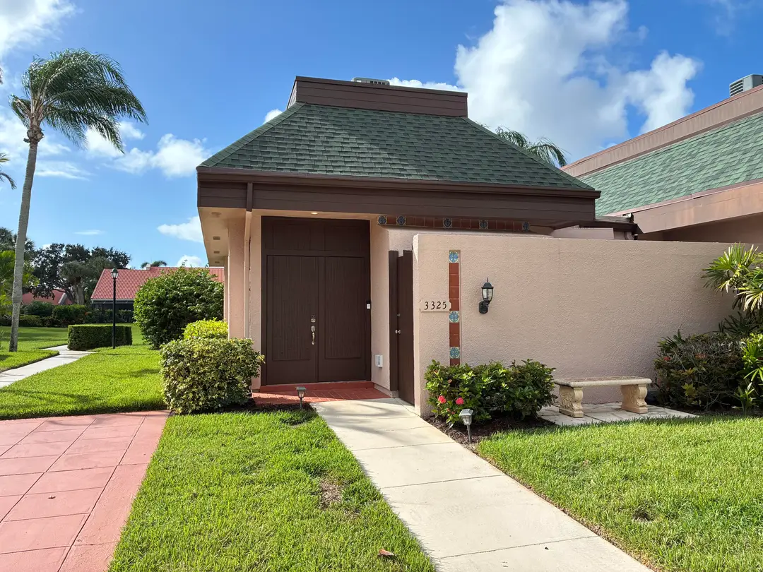 3325 SE LA PRADO Court, Port St. Lucie, FL 34952
