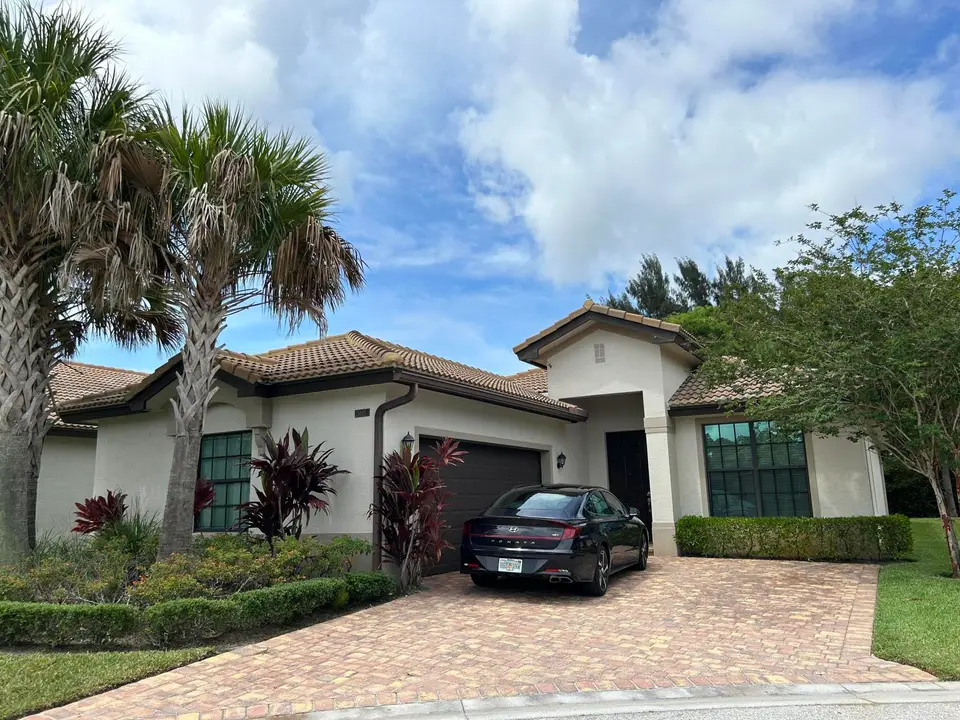 5915 SE ENTRY Court, Stuart, FL 34997