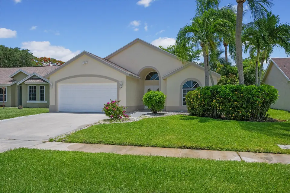 12781 MEADOWBREEZE Drive, Wellington, FL 33414