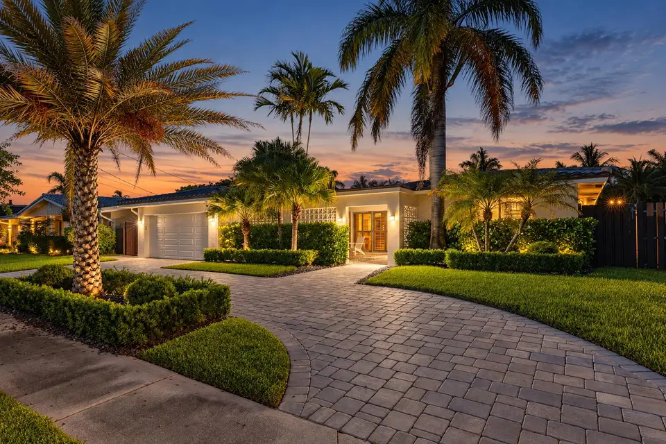 6520 NE 19th Avenue, Fort Lauderdale, FL 33308