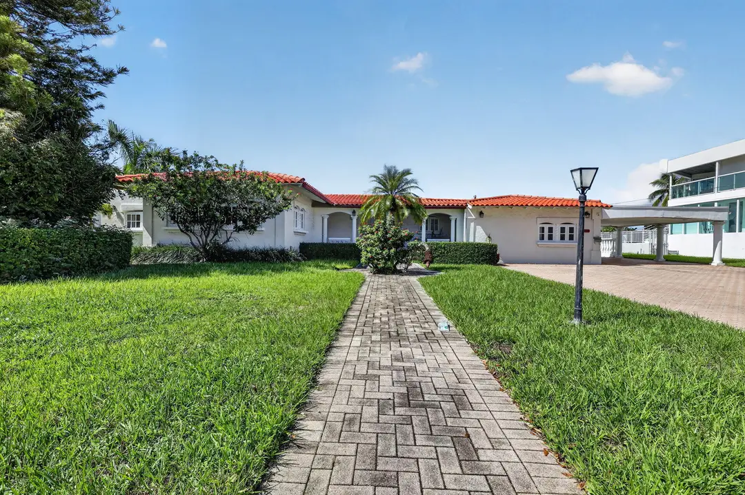 7500 W TREASURE Drive, North Bay Village, FL 33141