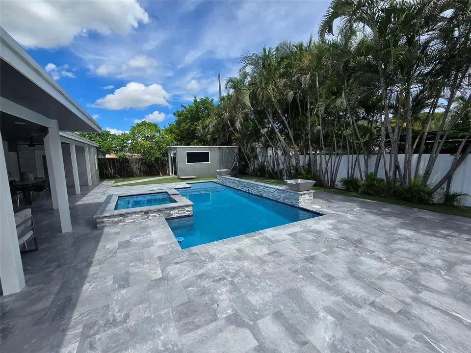 2340 NE 8th Avenue, Pompano Beach, FL 33064