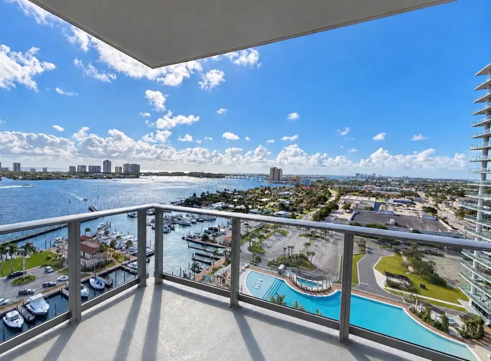 220 Lake Shore Drive 1607, Lake Park, FL 33403