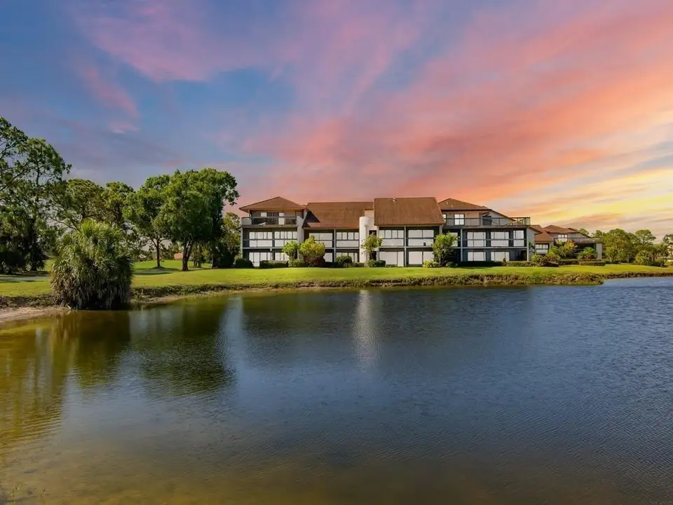 3200 Twin Lakes Terrace 202, Fort Pierce, FL 34951