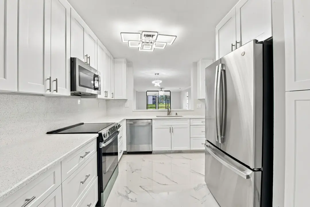 15324 LAKES OF DELRAY Boulevard 105, Delray Beach, FL 33484