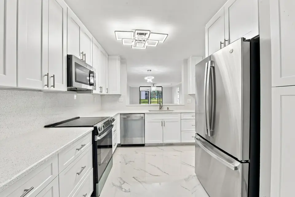 15324 LAKES OF DELRAY Boulevard 105, Delray Beach, FL 33484