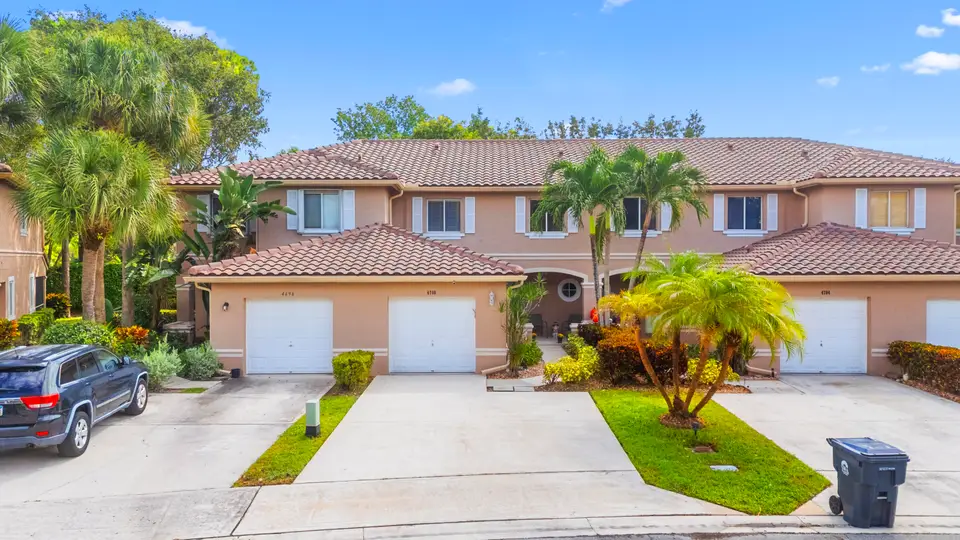 4700 Pinemore Lane, Lake Worth, FL 33463