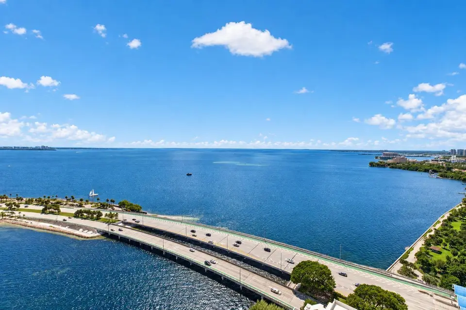 175 SE 25TH Road 2403, Miami, FL 33129