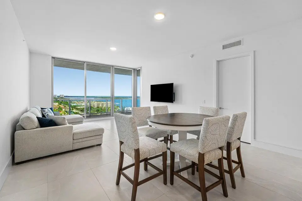 220 Lake Shore Drive 1817, Lake Park, FL 33403
