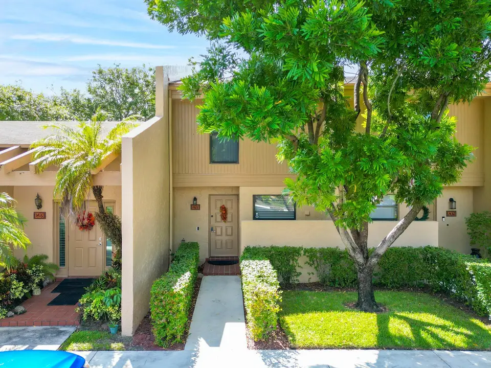 1424 NW 97TH Terrace 280, Pembroke Pines, FL 33024