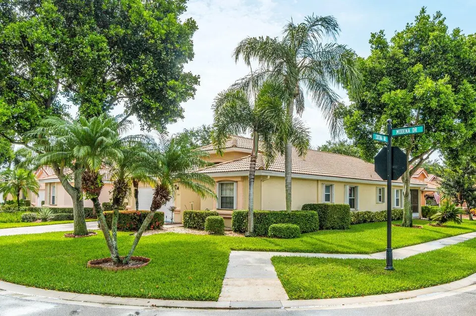 7394 Modena Drive, Boynton Beach, FL 33437