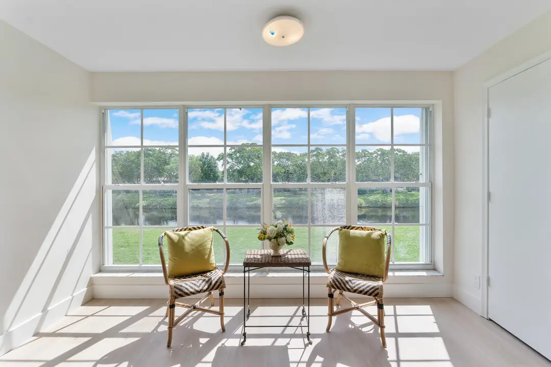 Living Room overlooking navigable canal
