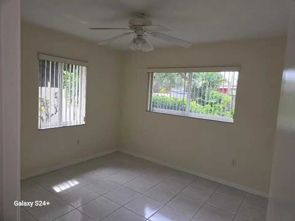 1421 NE 41ST Street, Oakland Park, FL 33334