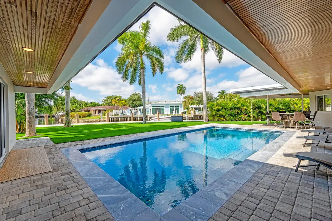 1725 NE 23RD Avenue, Fort Lauderdale, FL 33305