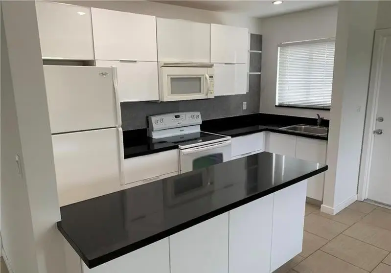 2830 NE 30th Place 6, Fort Lauderdale, FL 33306