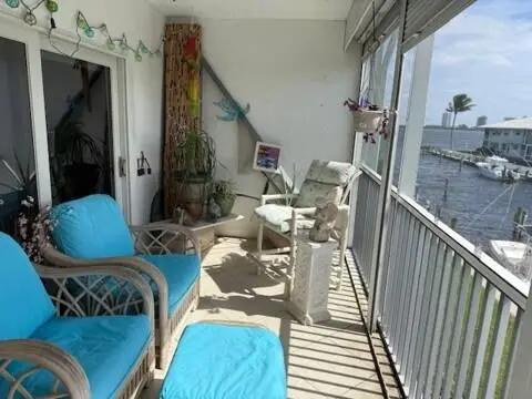 110 WETTAW Lane 203, North Palm Beach, FL 33408
