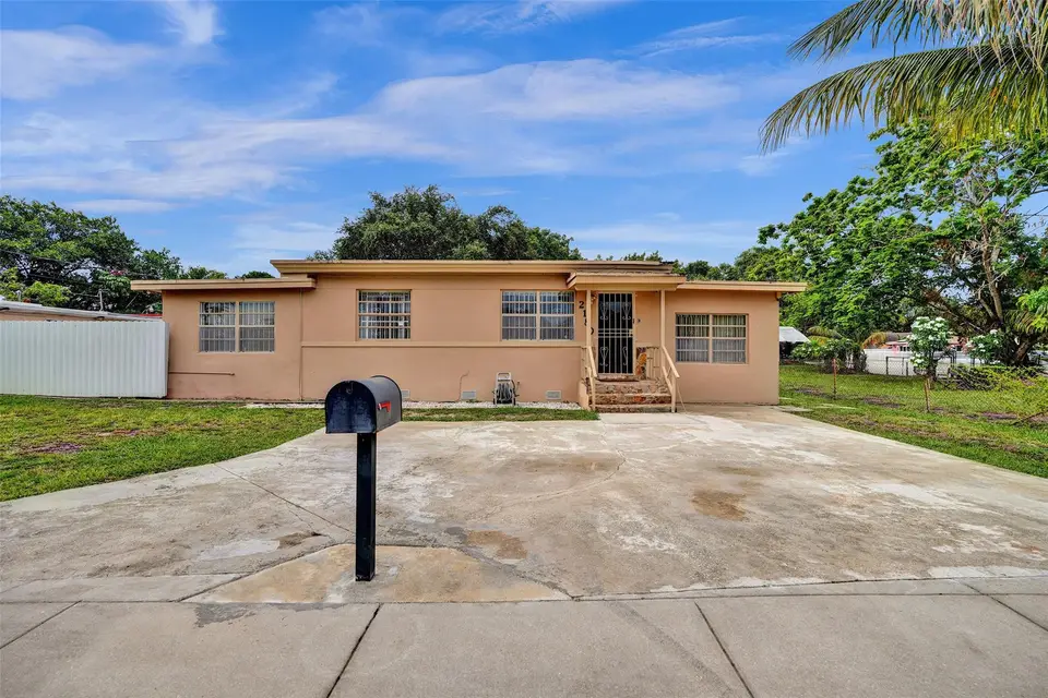 2180 NW 105TH Terrace, Miami, FL 33147