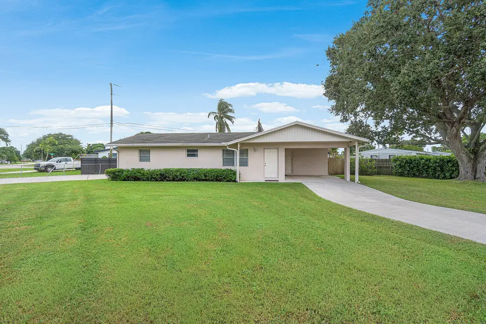 2766 NEW YORK Street, West Palm Beach, FL 33406