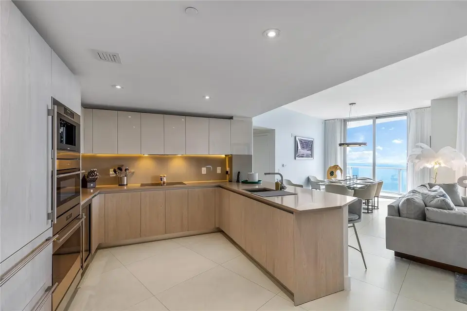 4111 S Ocean Drive Lph3/5, Hollywood, FL 33019