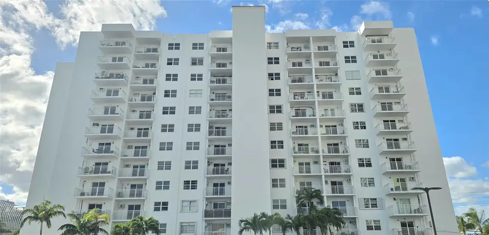 200 S Birch Road 121, Fort Lauderdale, FL 33316
