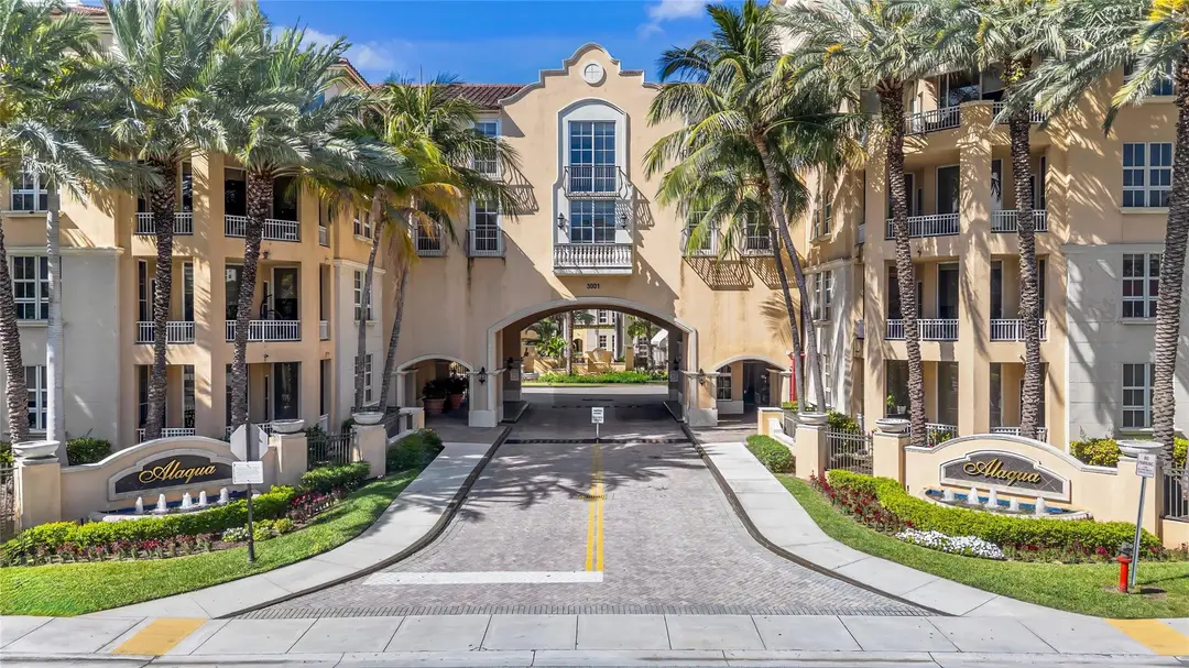 3001 NE 185th Street 111, Aventura, FL 33180