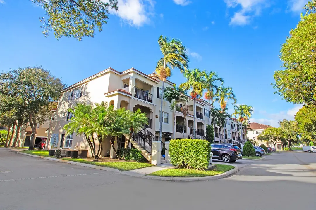 5860 W Sample Road 204, Coral Springs, FL 33067