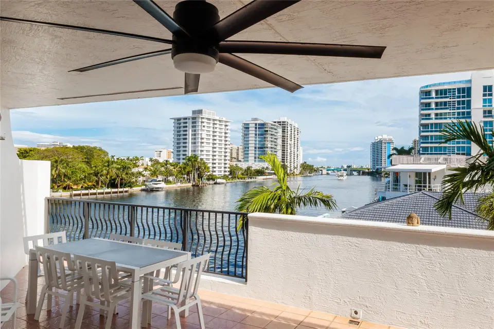 615 Bayshore Drive 301, Fort Lauderdale, FL 33304