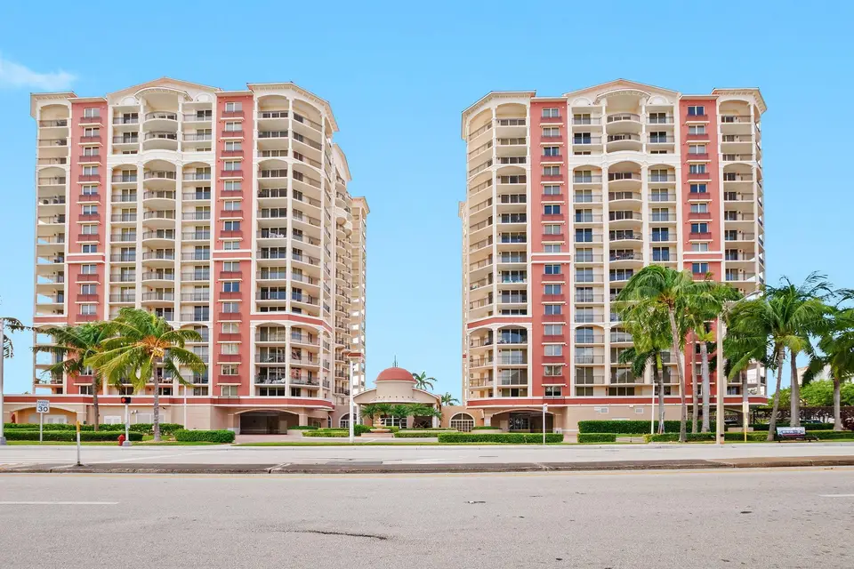2011 N Ocean Boulevard 206, Fort Lauderdale, FL 33305
