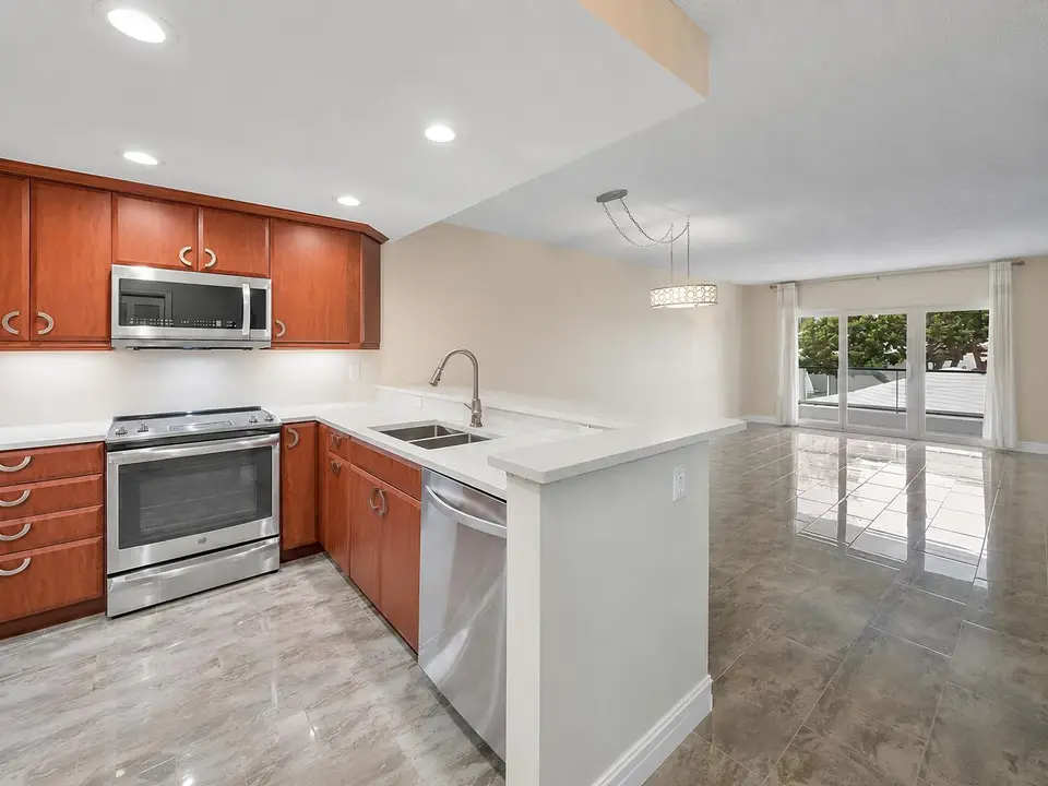 1500 S Ocean Boulevard 207, Lauderdale-By-The-Sea, FL 33062