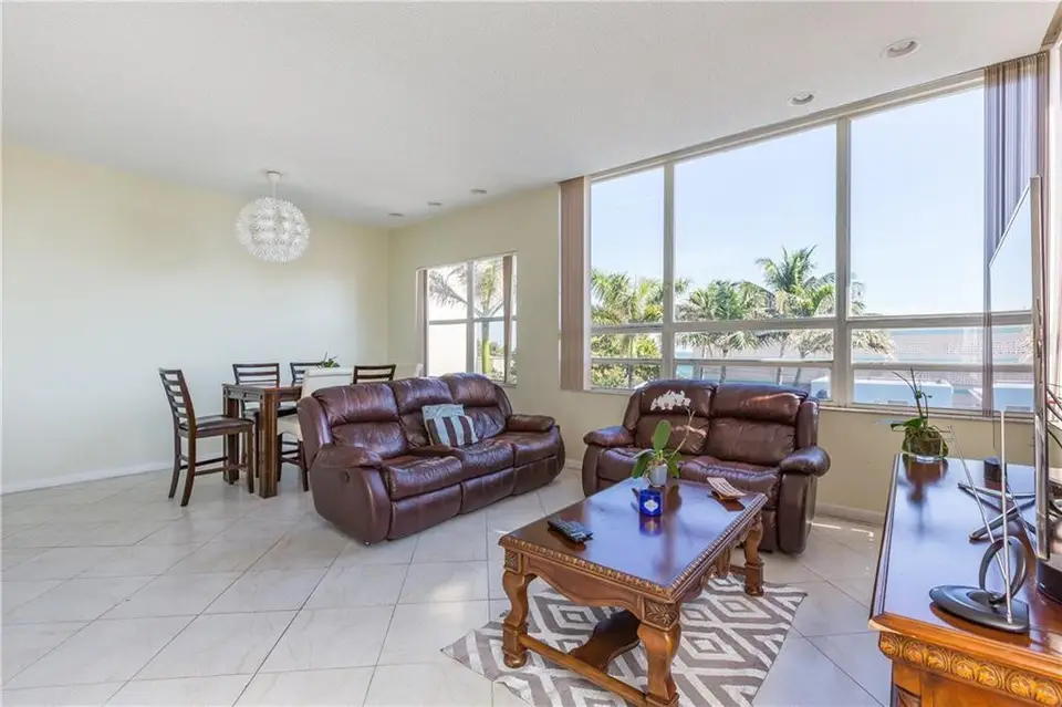 326 Harrison Street 302a, Hollywood, FL 33019