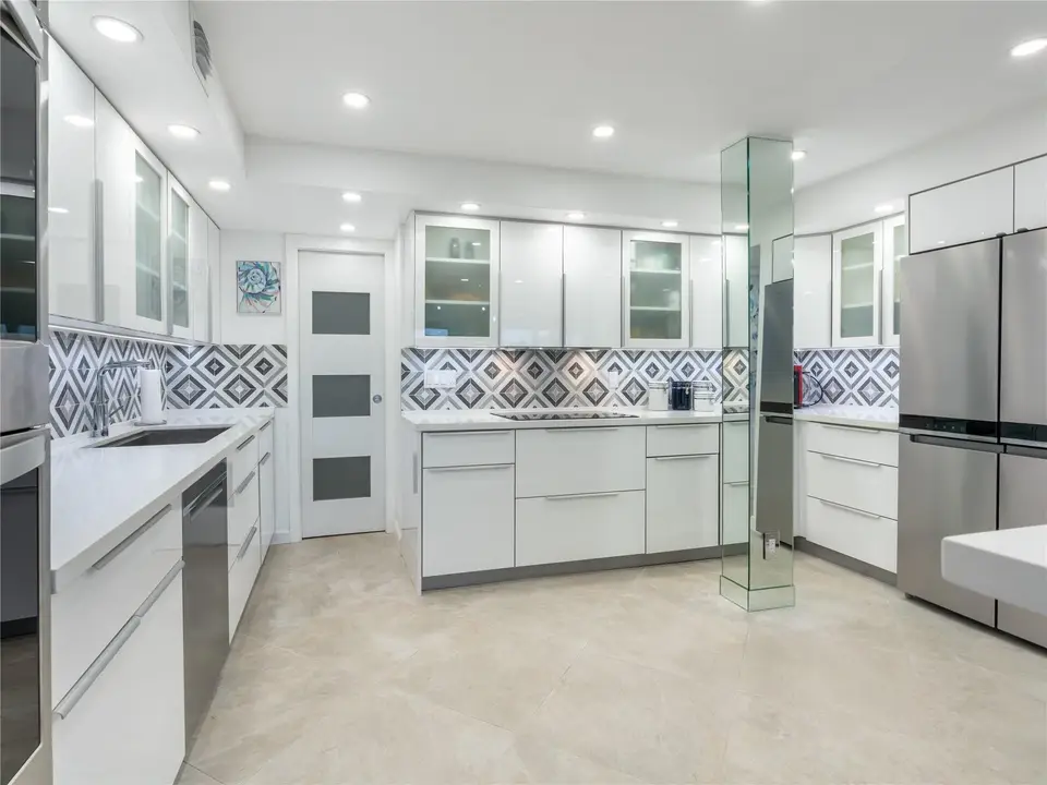 2850 N Palm Aire Drive 601, Pompano Beach, FL 33069