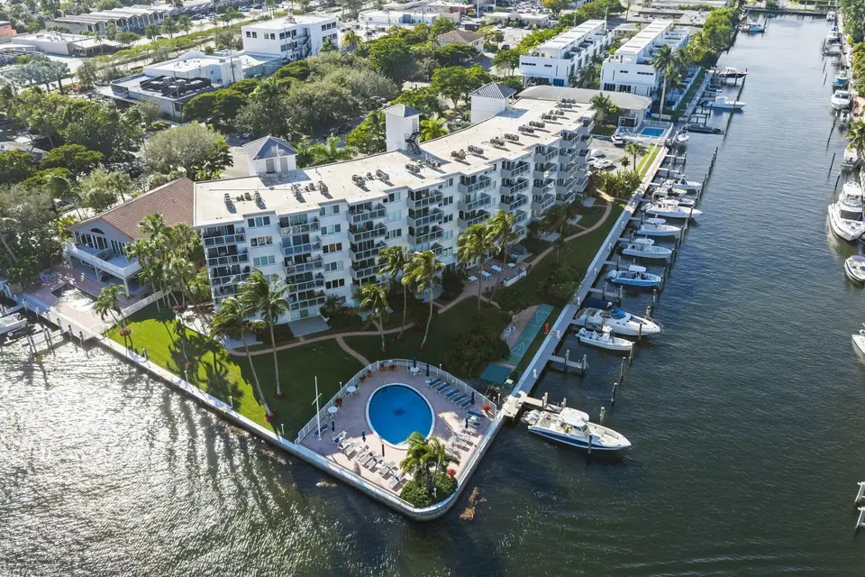 140 NE 28th Avenue 406, Pompano Beach, FL 33062