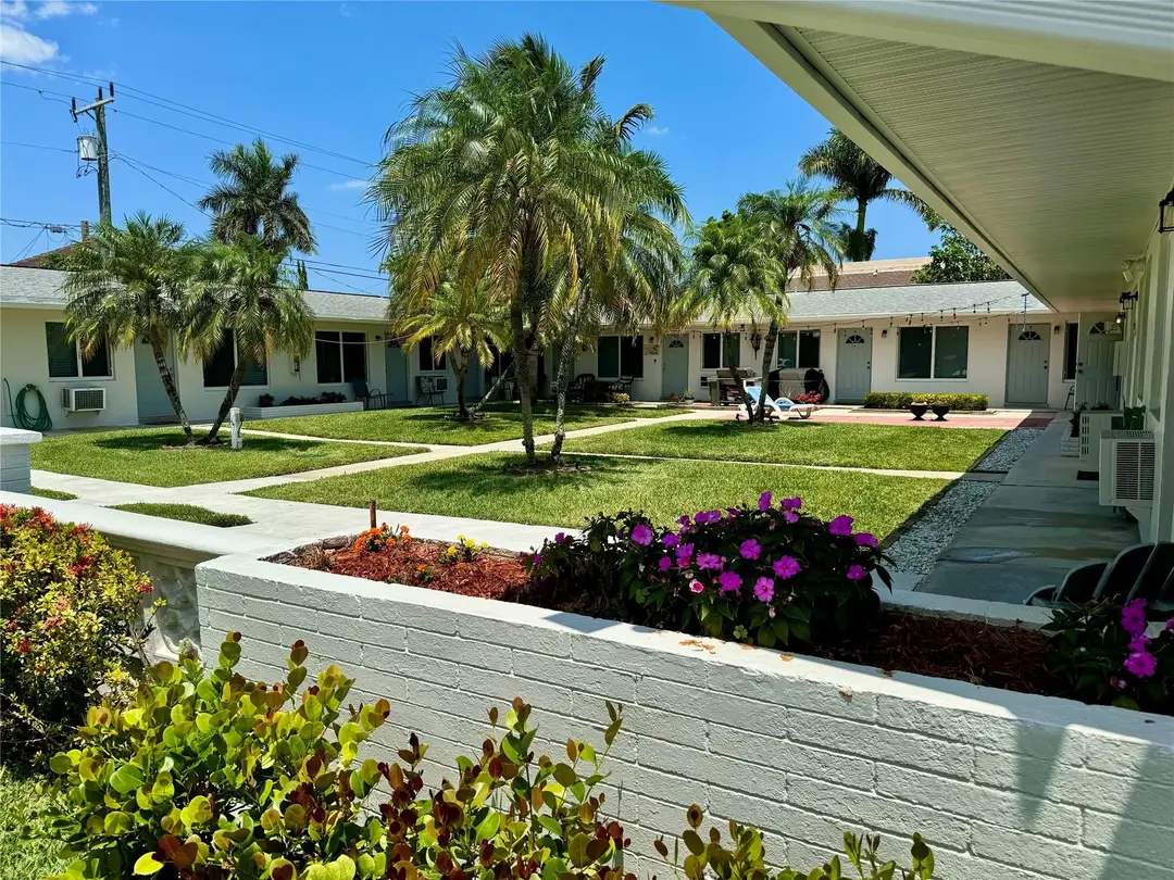 120 NE 10th Avenue 1, Hallandale Beach, FL 33009