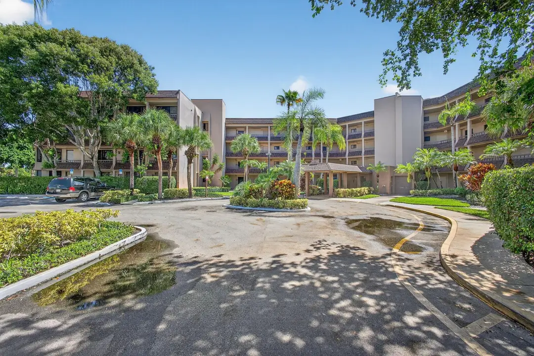 4770 Fountains Drive 104, Lake Worth, FL 33467