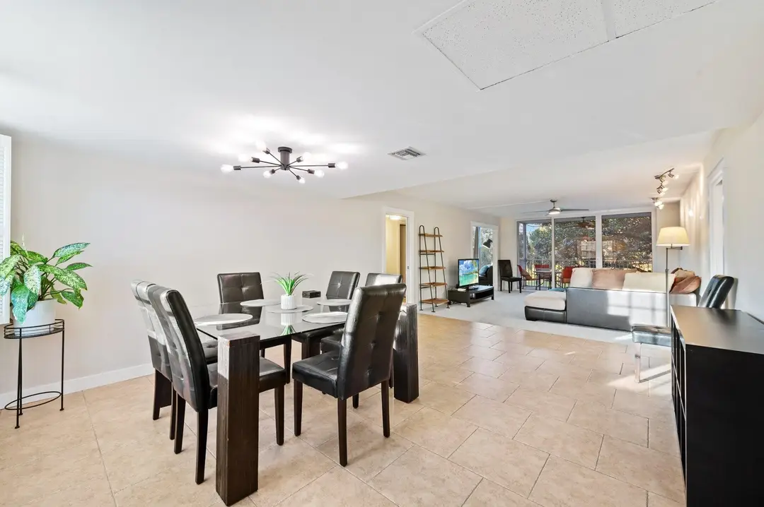 3900 Oaks Clubhouse Drive 310, Pompano Beach, FL 33069