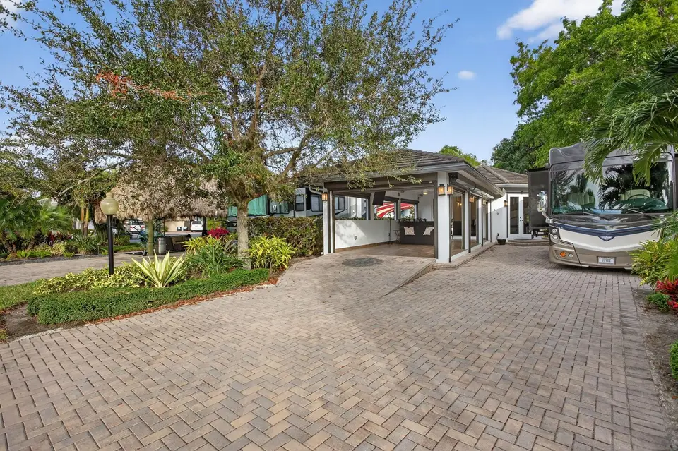 119 S Cortez Drive 119, Margate, FL 33068