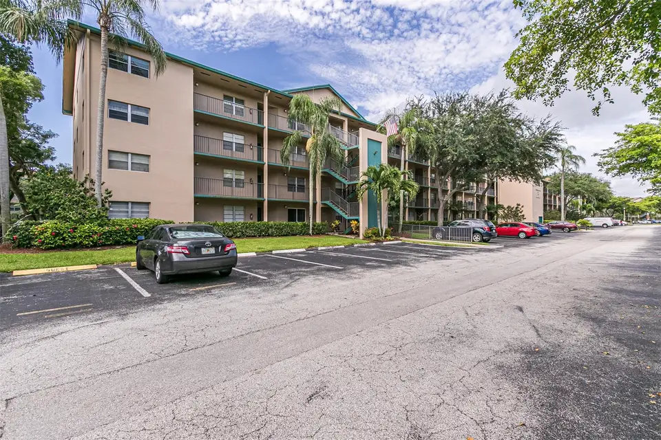 12600 SW 5th Court 408l, Pembroke Pines, FL 33027