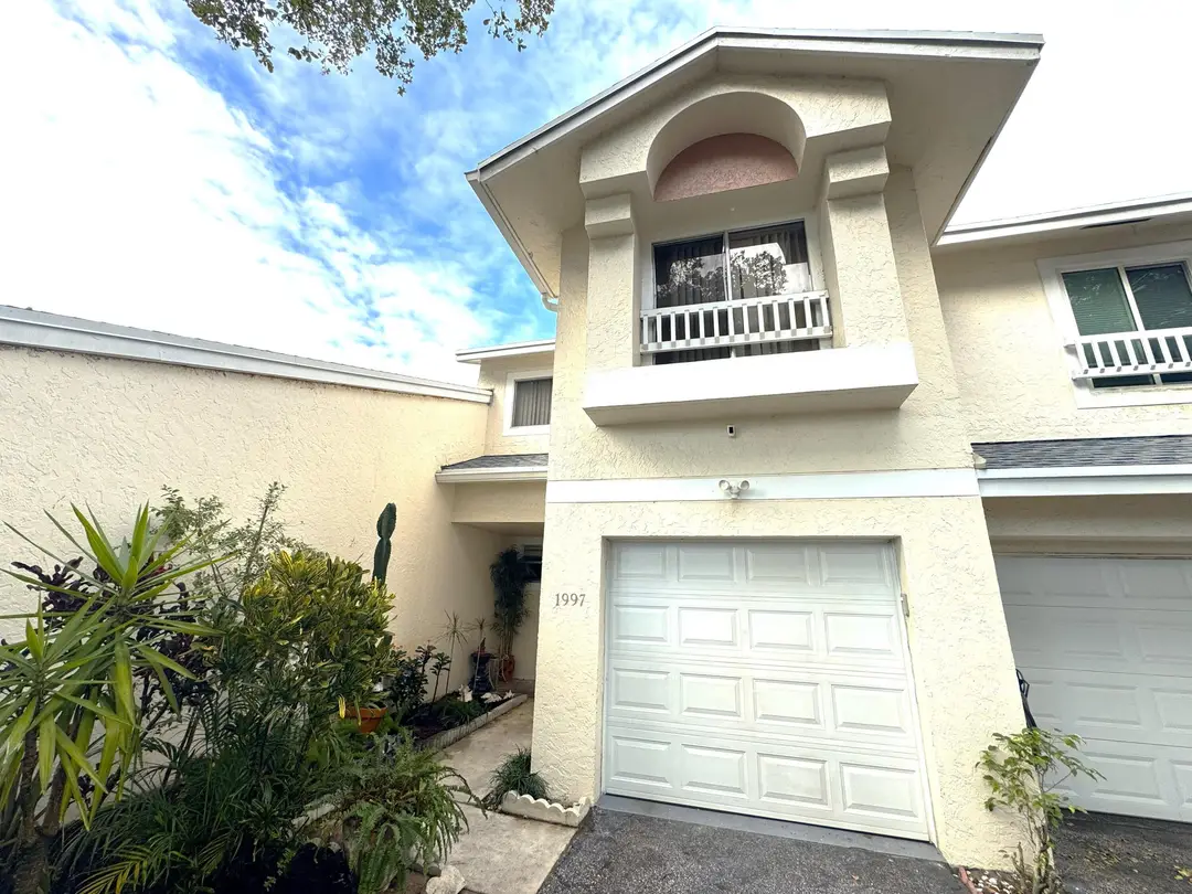 1997 Discovery Circle 1997, Deerfield Beach, FL 33442