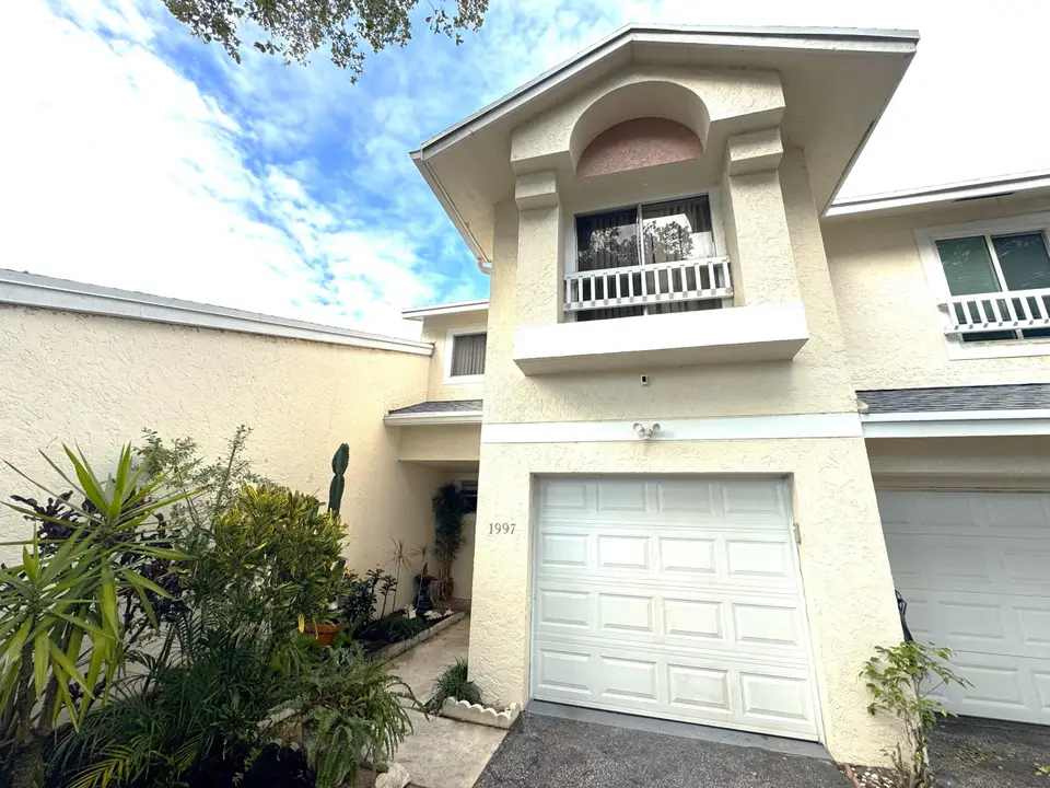 1997 Discovery Circle 1997, Deerfield Beach, FL 33442