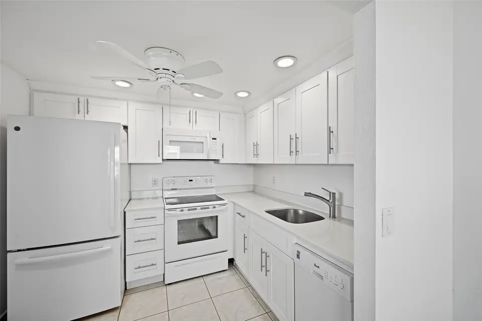 451 Monaco J j, Delray Beach, FL 33446