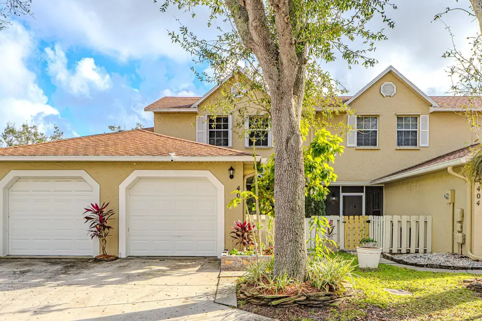405 Maplewood Drive 405, Greenacres, FL 33415